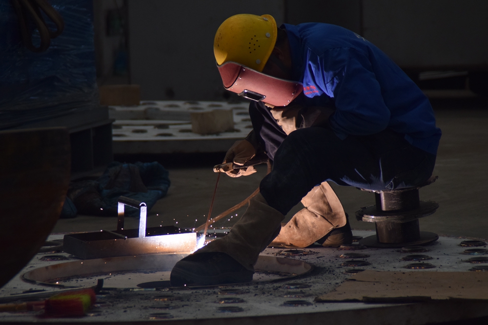 《焊火人生》  王国鸿  摄